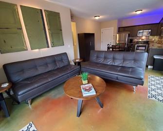 9th St. Beals Loft Downtown Columbia - Columbia - Living room