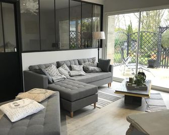 Albi à proximité, maison d'hotes les oliviers - Carmaux - Sala de estar