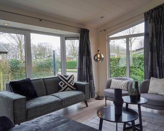 Well-kept Chalet With Dishwasher, in Noordwijk Near the Sea - Noordwijk - Salon