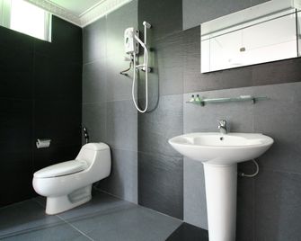 T Hotel - ג'והור באהרו - חדר רחצה
