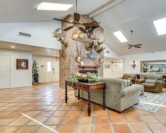 Rancho El Charco Resort - Private Pool, Wildlife & Lake Retreat - La Joya - Lobby