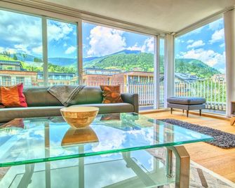 Penthouse Ari - by Alpen Apartments - Zell am See - Living room