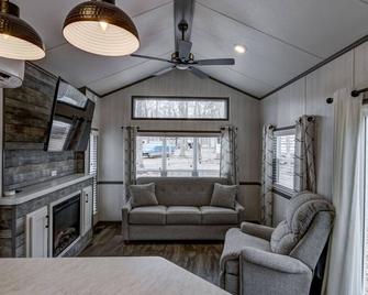 The Mallard at Lincolnwood Resort - Birchwood