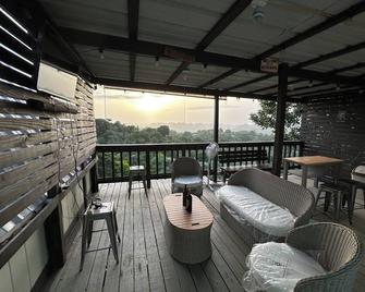 Finca Don Chaguin - Exquisite sunset views in the beautiful mountains of Utuado - Utuado - Balcony