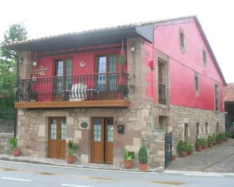 Posada Trisileja - Cos - Edificio