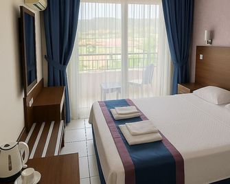 Doruk Hotel & Suits - İçmeler - Habitación