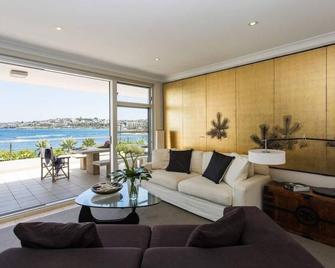 Chic apartment waterfront access - Randwick - Living room
