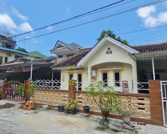 Wisma Pinggir Mitra RedDoorz - Tanjung Pinang - Budova