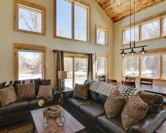 Riverfront Home with BBQ 2 Mi to Downtown Gunnison! - Gunnison - Living room