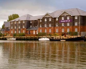 Premier Inn Isle Of Wight (Newport) - Newport - Gebäude