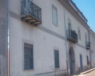 B&b Montalbano - Caserta - Edificio