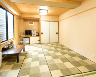 Hotel Hachiman - Ōmihachiman - Chambre