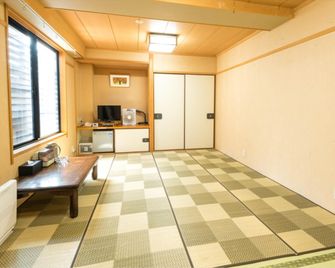 Hotel Hachiman - Ōmihachiman - Schlafzimmer