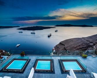 Kratiras View Luxury Suites - Thera - Pool