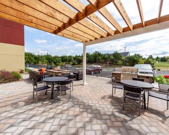 TownePlace Suites by Marriott Front Royal - Front Royal - Patio