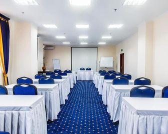 Tengri Hotel - Astana - Phòng họp