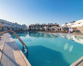 Lambi Resort - Kos - Piscina