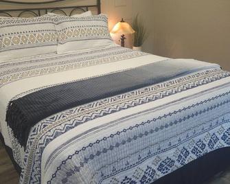 Charming little home located in the heart of Mena. - Mena - Bedroom