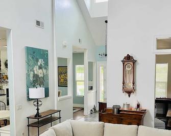 Peaceful and Secluded San Diego Retreat! Family and pet friendly! - Jamul - Sala de estar