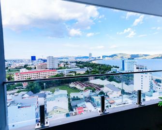 Flc Sea Tower Quy Nhon - Tran Apartment - Qui Nhon - Balkon