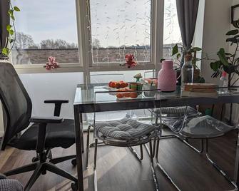 Stylish Urban Retreat - London - Dining room