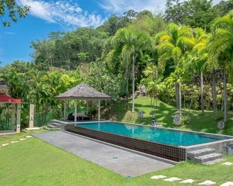 Phuket Hill Top Villa, With Private Gym, Pool, Barbeque Area And Ocean View - Ko Kaeo - Bazén