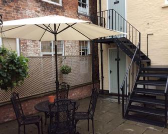 Brookes Holiday Let - Much Wenlock - Patio