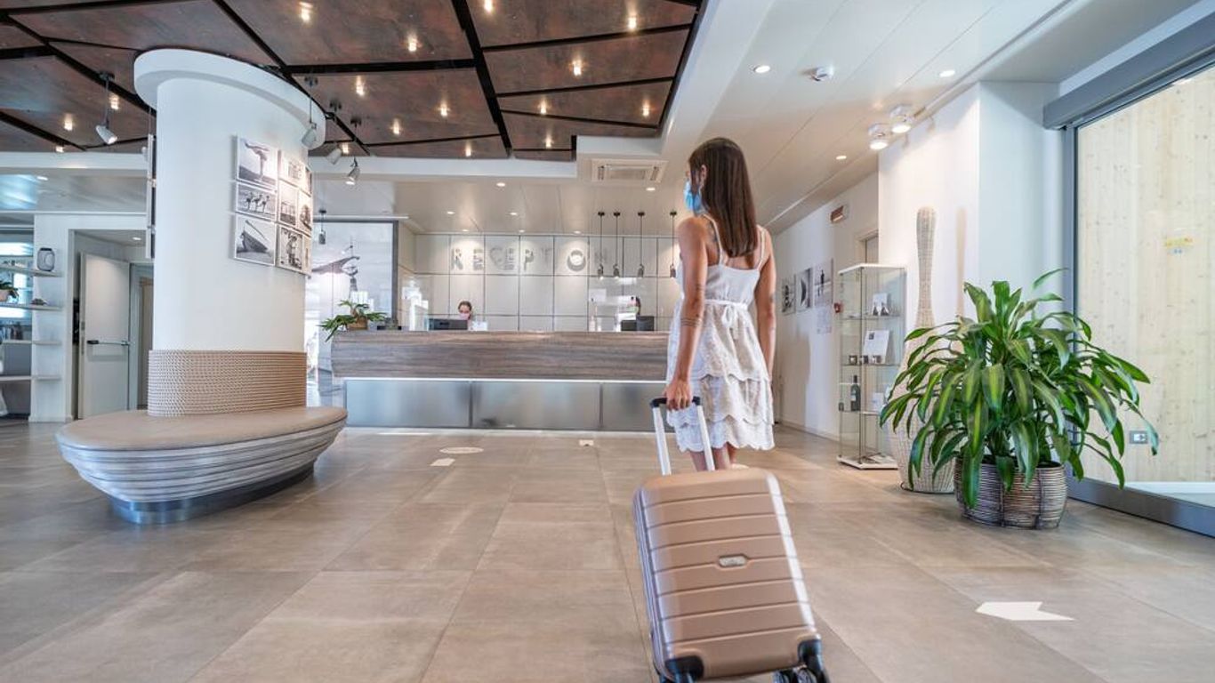 Nautilus Family Hotel