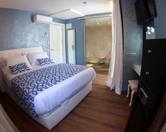 Mamma Mia Hotel Boutique - Tossa de Mar - Bedroom