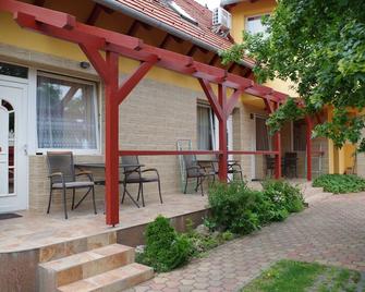 Aranyhal Apartman - Hévíz - Patio