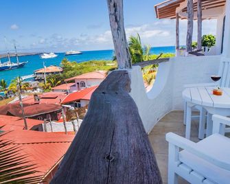 Hotel Angermeyer Waterfront Inn - Puerto Ayora - Parveke