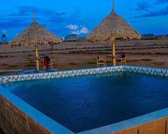Amanya 1-Bed Elephant Suite Tent - Amboseli - Басейн