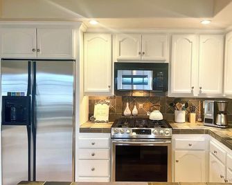 Beautiful 1 bedroom home that is perfect for your So Cal stay! - Thousand Oaks - Cocina