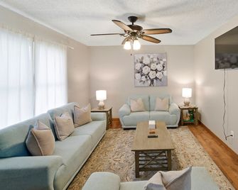 Spacious Home with Basement in Garden City - Garden City - Stue