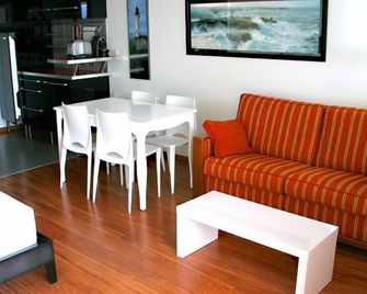 Fully Equipped Studio With Balcony, View Of The Sea, The Marina And The City - Saint-Valery-en-Caux - Living room