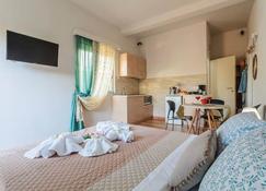 Summer Rose Garden Getaway - A step to the Beach - Kalamata - Bedroom