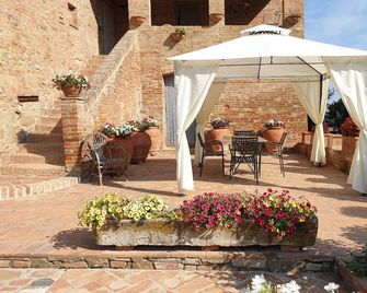 Agriturismo Vergelle - San Giovanni d'Asso - Патіо