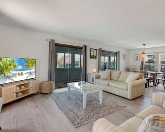 4122 - Blue White Haven - Kitty Hawk - Wohnzimmer
