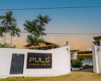 Riverside Hotel Colombo - Seeduwa - Outdoors view