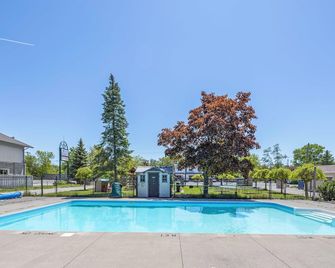 Mozaik Motel - Wasaga Beach - Pool