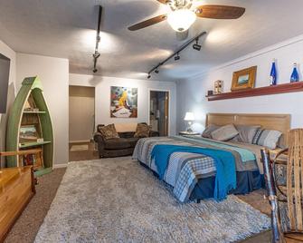 Sunset Suite at Lake Sometimes! - Summersville - Bedroom