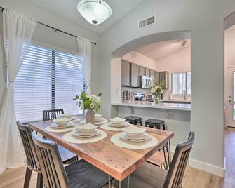 Private Yard Sunlit Peoria Vacation Rent - Peoria - Dining room