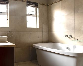 Kroon Manor - Kroonstad - Bathroom