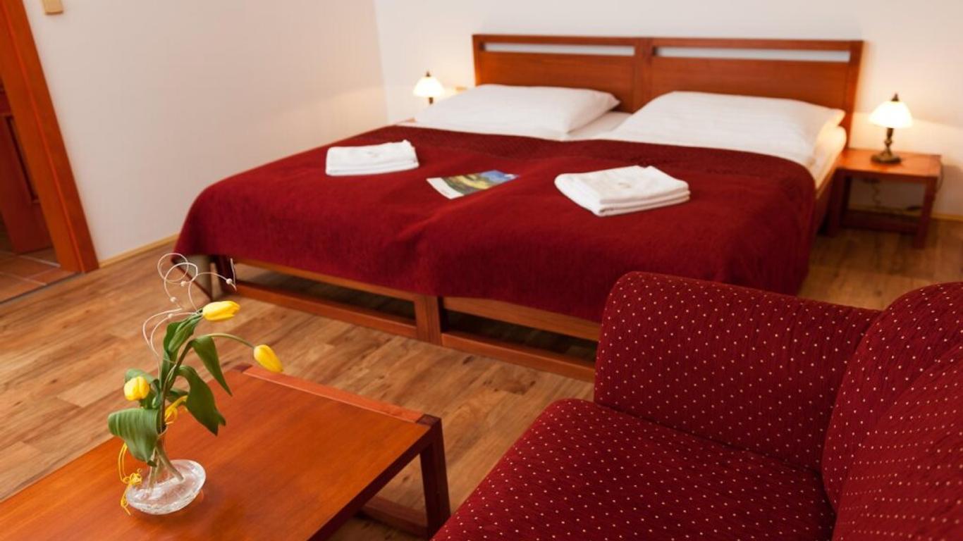 Green Inn Hotel