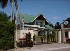 Le Relax Beach House - La Digue Island - Κτίριο