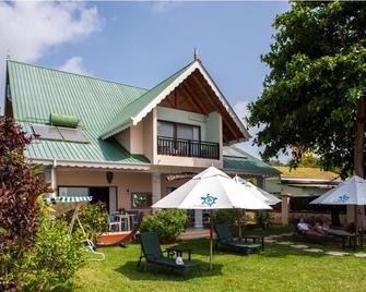 Le Relax Beach House - La Digue Island