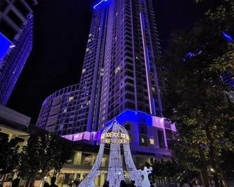 Roomspace Suites @ I-City Theme Park - Shah Alam - Building
