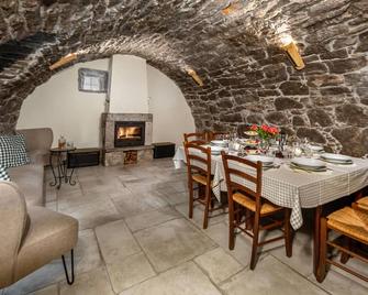 Villa Stancija Kavali restored stone house - Zvoneća - Comedor