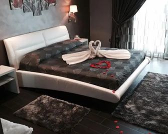Hotel Mediterraneo - Roccella Ionica - Habitación