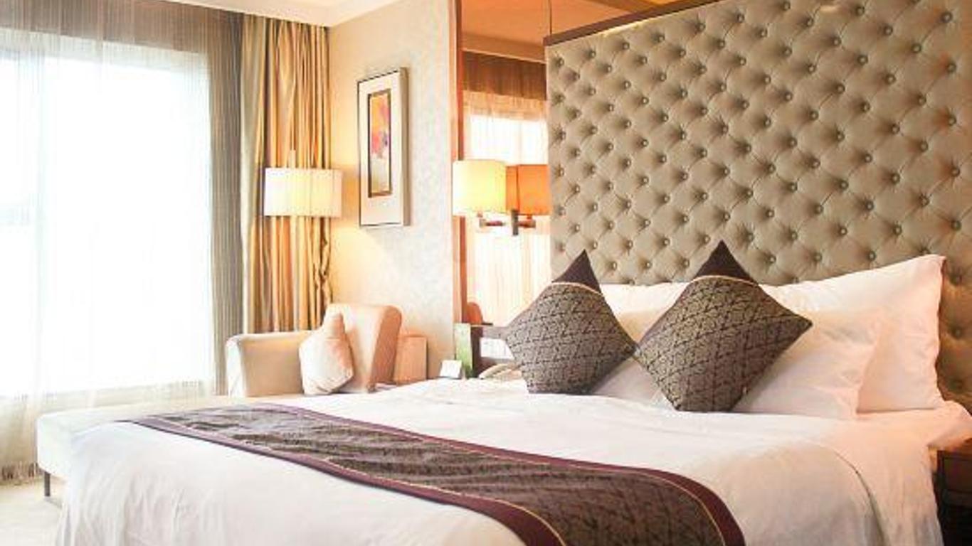 Lung Chuen International Hotel